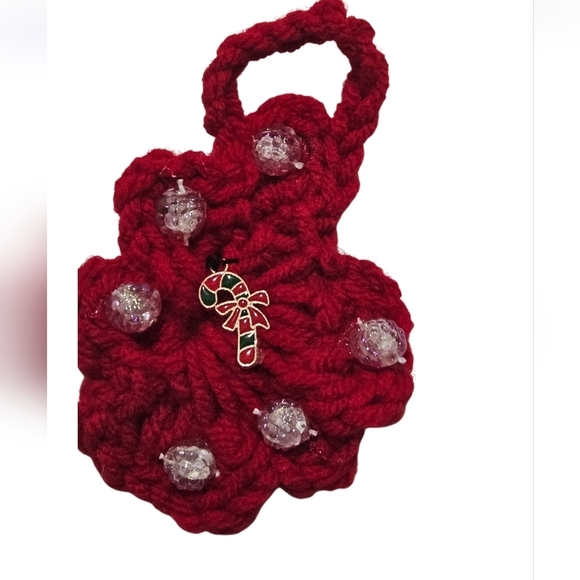 Hand Crafted Upcycled Chritsmas Ornaments Hand Crochet red beaded floral pattern - Picture 5 of 17